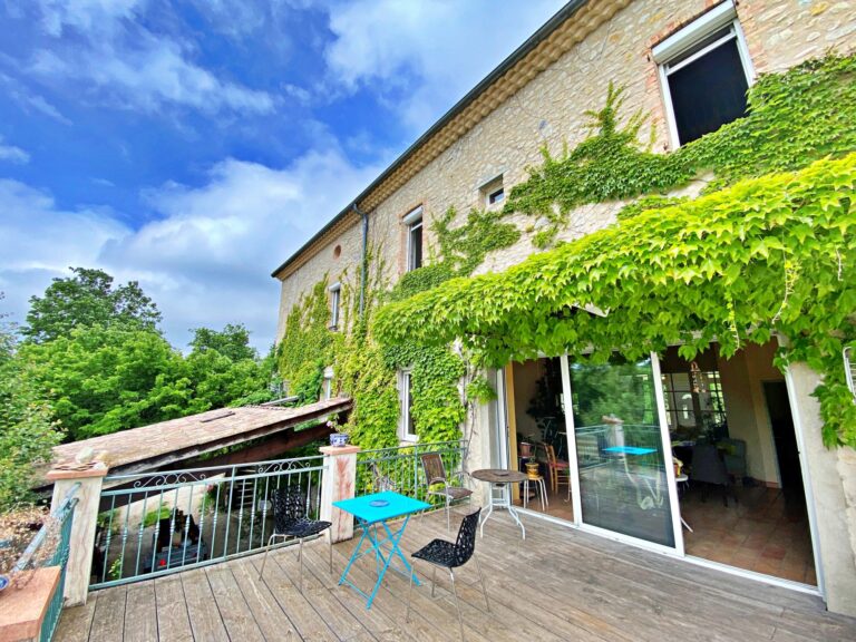 Propriété de caractère en pierre – 376 m² habitables – Terrain arboré de 1 447 m²