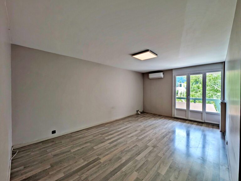 Appartement T4 82 m² avec ascenseur – Grand Garage proche Mairie Guilherand-Granges