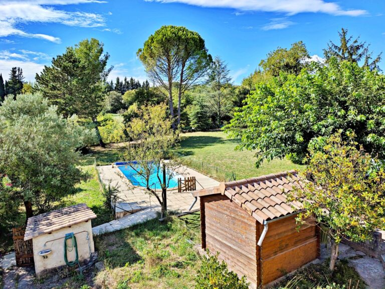 Maison 4 pièces 111 m² avec piscine et grand terrain 3 675 m²